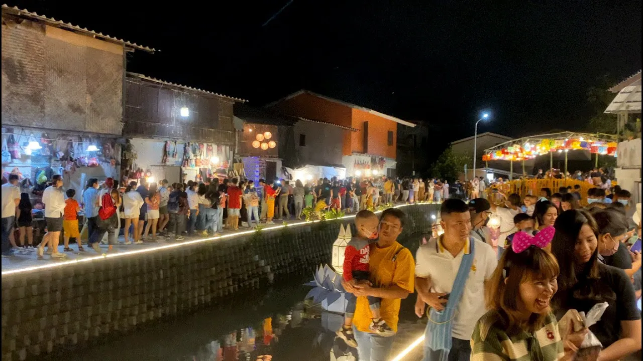 Nightlife at Mae Kha Canal Chiang Mai's New Tourist Attraction